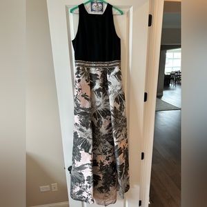 Carmen Marc Valvo Formal Dress - Size 8